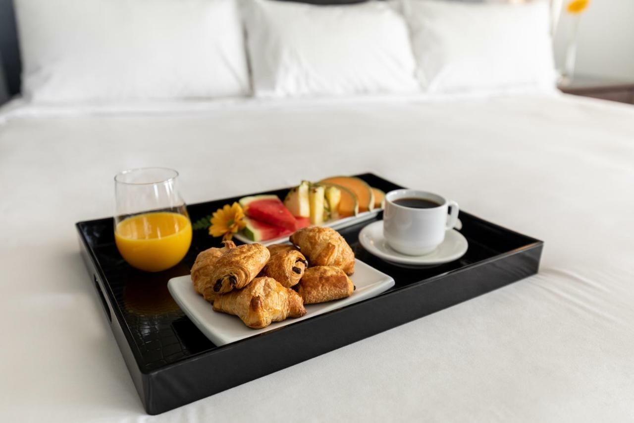 Imperia Hotel Et Suites Boucherville Bagian luar foto